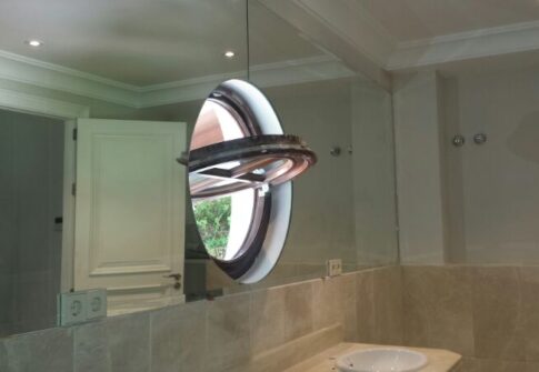 Trabajo de espejos en baño